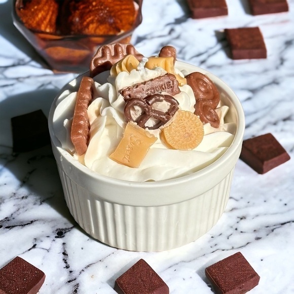 ⚠️SALE Candle // Handmade Chocolate And Pretzel Soy Wax Candle SEND OFFERS🥳 - Picture 3 of 5